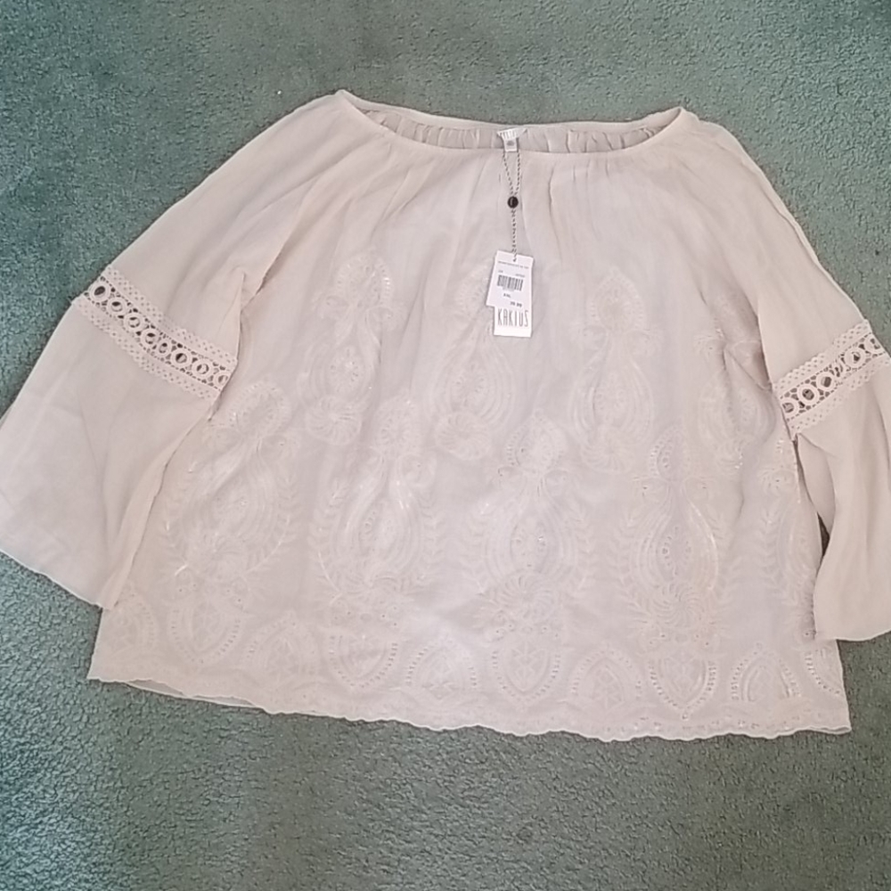 Kaktus embroidered plus top